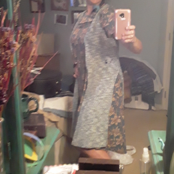 Duster - Picture 4 of 4